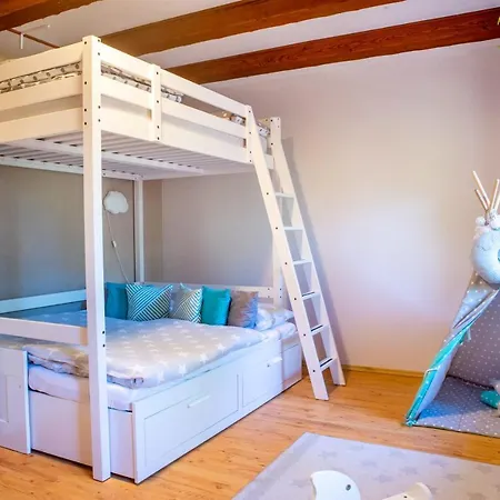 Villa Cottage: Az Po Usi
